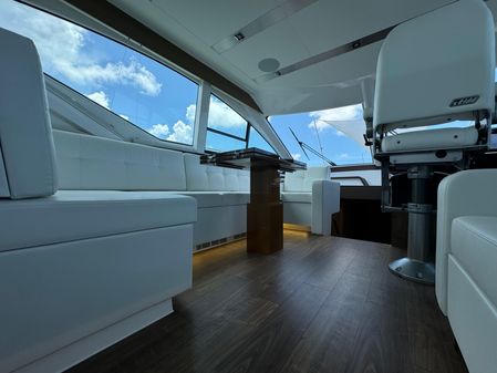 Cruisers Yachts 60 Cantius Flybridge image