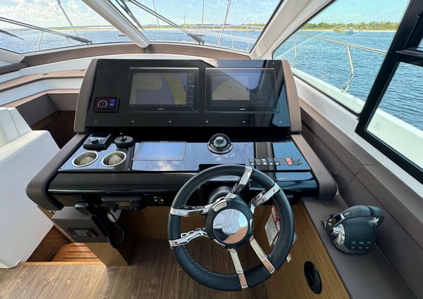 Cruisers-yachts 60-CANTIUS-FLYBRIDGE image