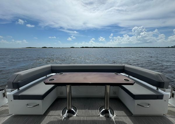 Cruisers-yachts 60-CANTIUS-FLYBRIDGE image