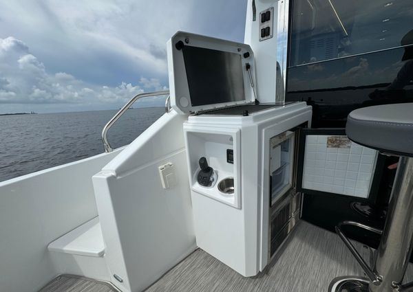 Cruisers-yachts 60-CANTIUS-FLYBRIDGE image