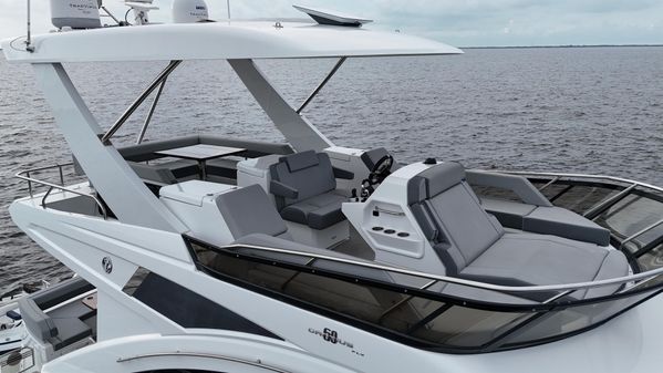 Cruisers-yachts 60-CANTIUS-FLYBRIDGE image