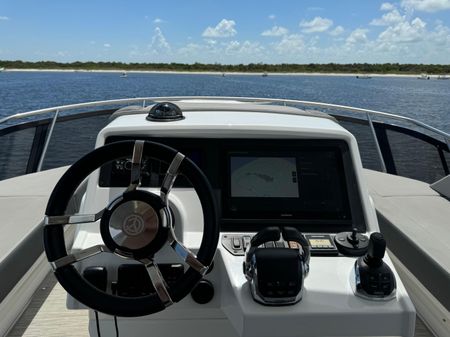 Cruisers Yachts 60 Cantius Flybridge image