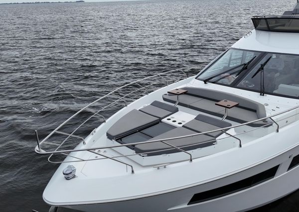 Cruisers-yachts 60-CANTIUS-FLYBRIDGE image