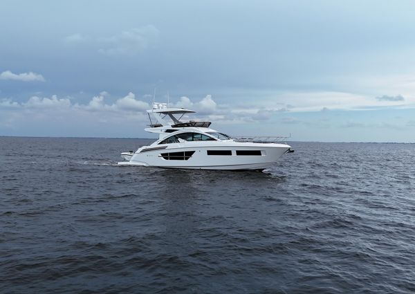 Cruisers-yachts 60-CANTIUS-FLYBRIDGE image