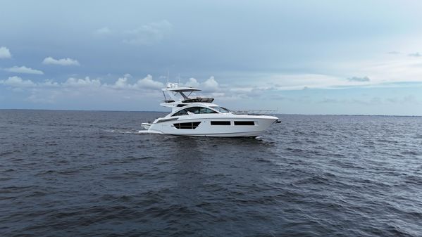 Cruisers-yachts 60-CANTIUS-FLYBRIDGE image