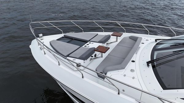 Cruisers Yachts 60 Cantius Flybridge image