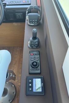 Cruisers Yachts 60 Cantius Flybridge image