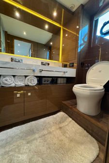 Cruisers Yachts 60 Cantius Flybridge image