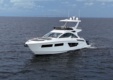 Cruisers Yachts 60 Cantius Flybridge image