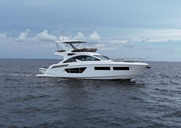 Cruisers-yachts 60-CANTIUS-FLYBRIDGE image