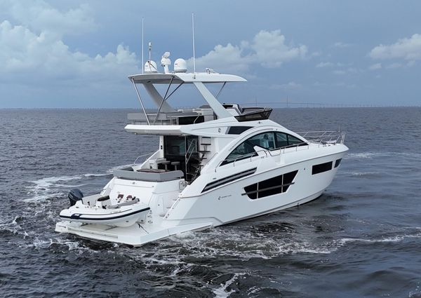 Cruisers-yachts 60-CANTIUS-FLYBRIDGE image