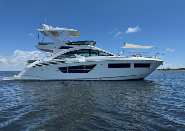 Cruisers-yachts 60-CANTIUS-FLYBRIDGE image