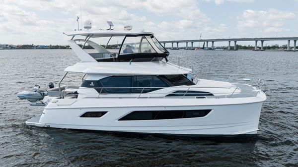 Aquila 44 Yacht 