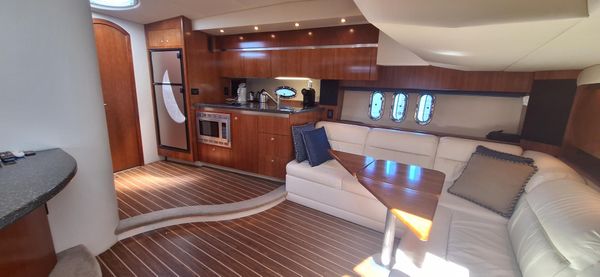 Cruisers Yachts 420 Express image