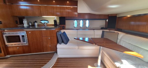 Cruisers Yachts 420 Express image