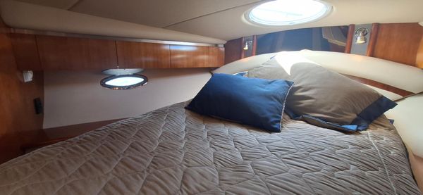 Cruisers Yachts 420 Express image