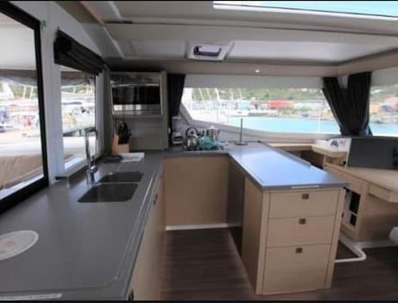 Fountaine Pajot Helia 44 Evolution image