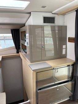 Fountaine Pajot Helia 44 Evolution image