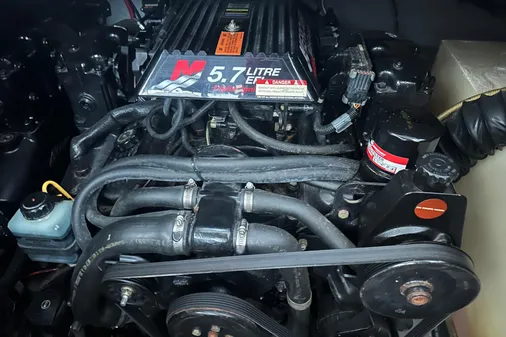 Chaparral Signature 300 image