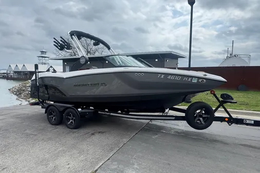 MasterCraft NXT22 image