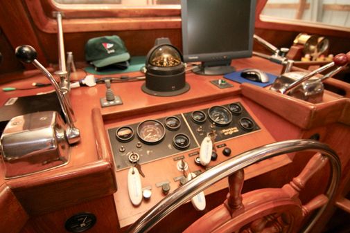 Lien Hwa 58 Pilothouse Cockpit Motoryacht image