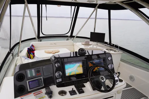 Sea Ray 47 Sedan Bridge image