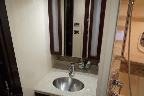 Sea Ray 47 Sedan Bridge image