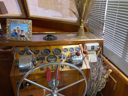 Prairie Boat Works Aft Cabin Flybridge image