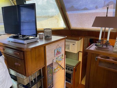 Prairie Boat Works Aft Cabin Flybridge image
