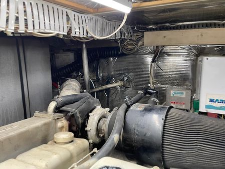 Prairie Boat Works Aft Cabin Flybridge image