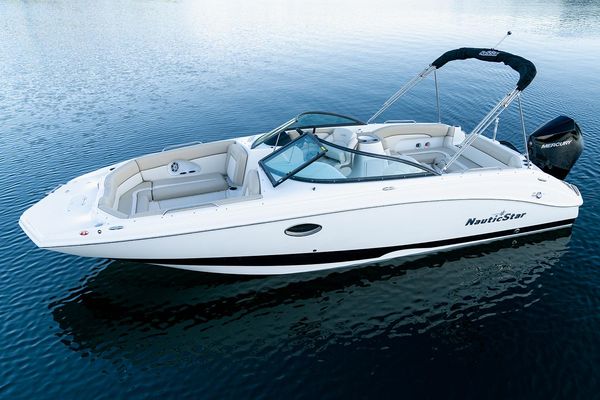 NauticStar 223 DC - main image
