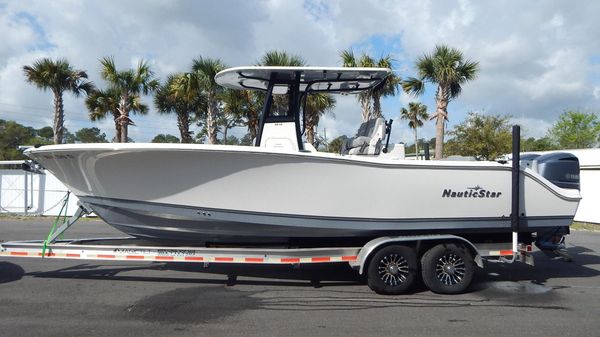 NauticStar 28 XS