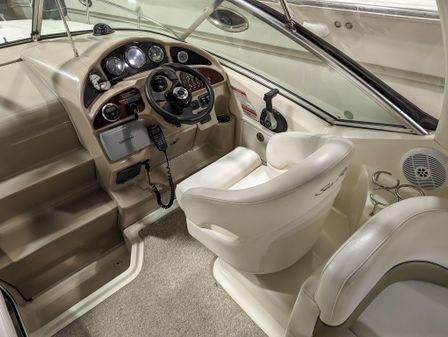 Sea Ray 260 Sundancer image