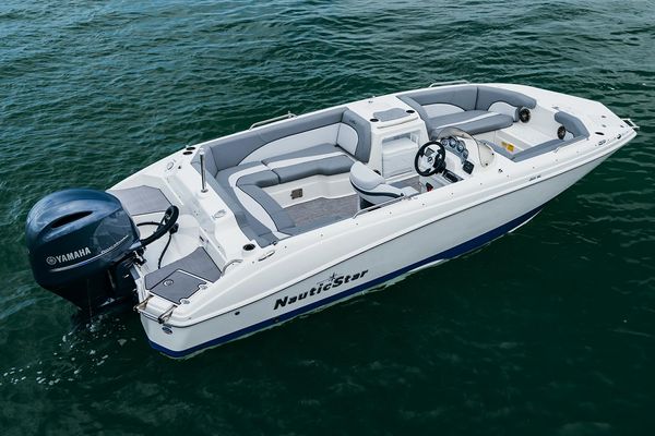 NauticStar 203 SC - main image