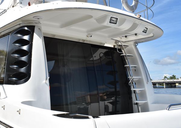 Carver Voyager Pilothouse image