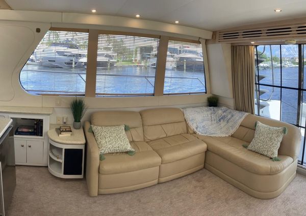 Carver Voyager Pilothouse image