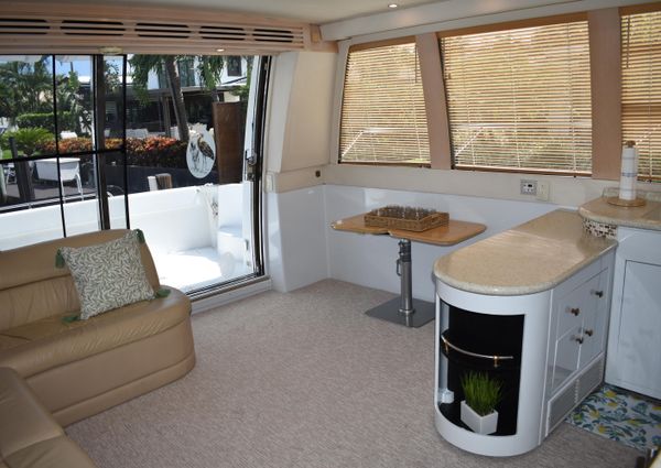 Carver Voyager Pilothouse image