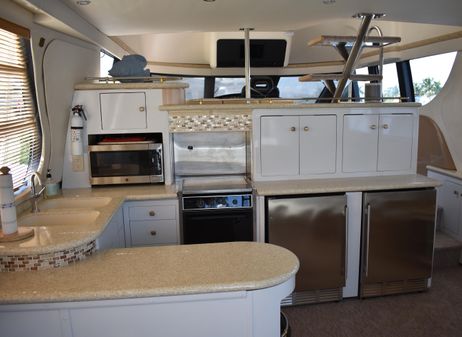 Carver Voyager Pilothouse image