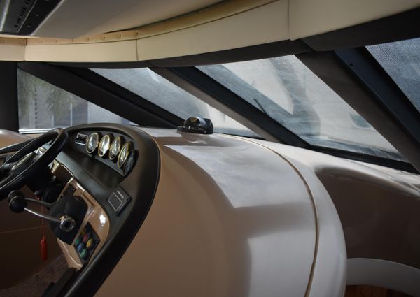 Carver Voyager Pilothouse image