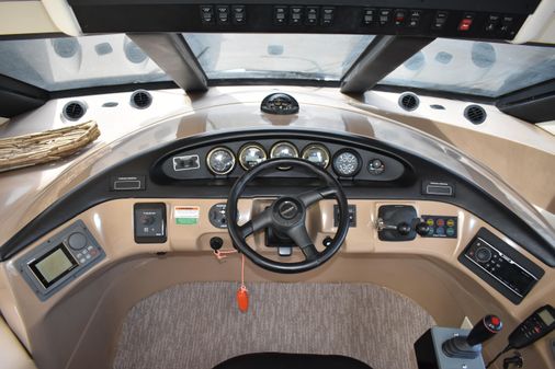 Carver Voyager Pilothouse image