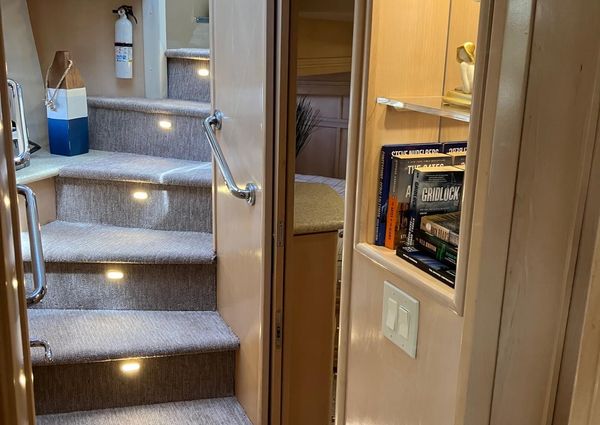 Carver Voyager Pilothouse image