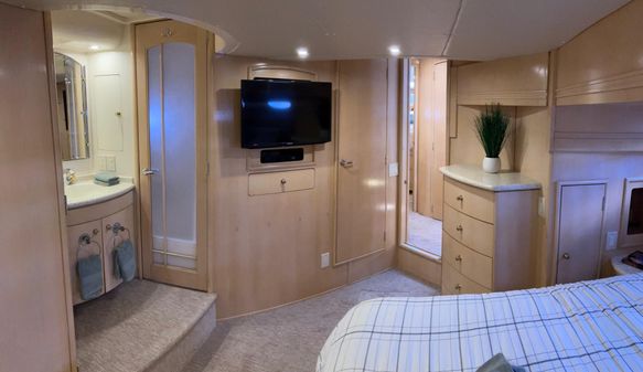 Carver Voyager Pilothouse image