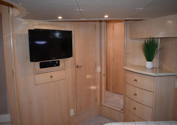 Carver Voyager Pilothouse image