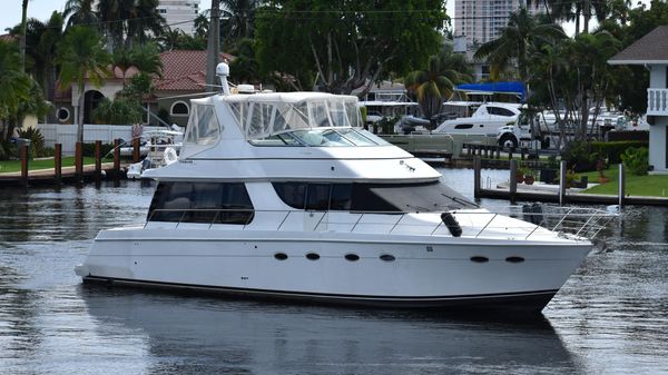 Carver Voyager Pilothouse 