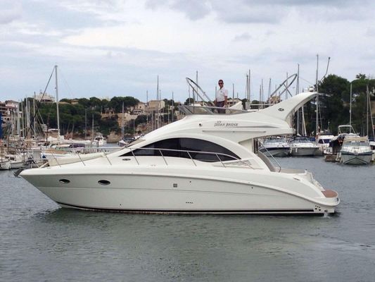 Sea Ray 375 Sedan Bridge - main image
