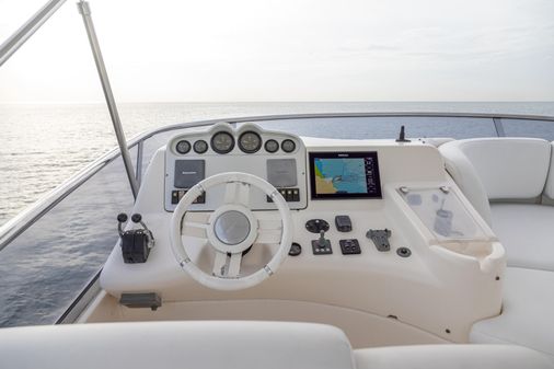 Azimut Flybridge image