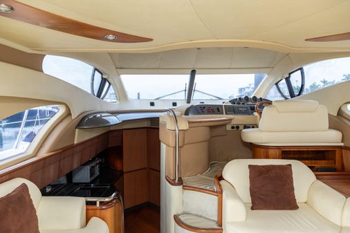 Azimut Flybridge image