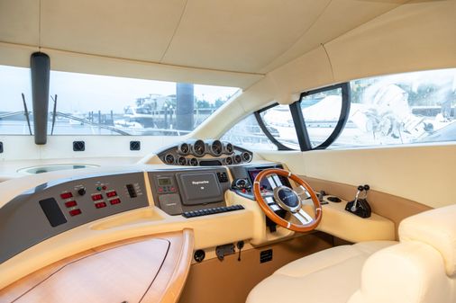 Azimut Flybridge image