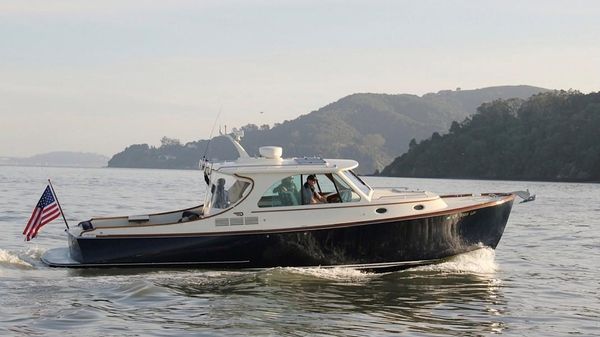 Hinckley Talaria 34