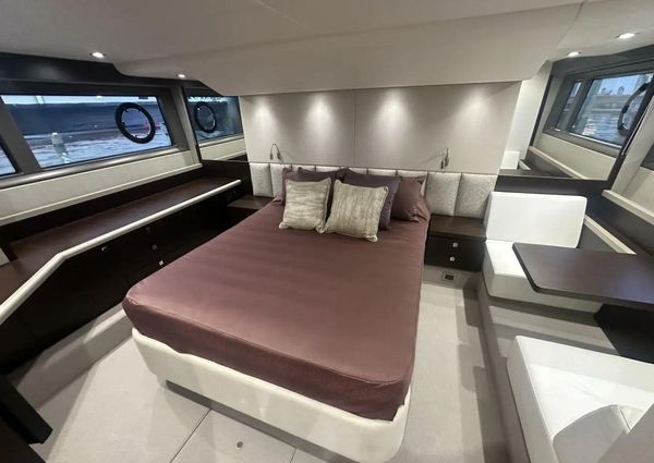 Sunseeker Manhattan 52 image